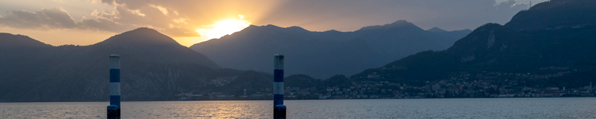 vista del tramonto sul lago d'Iseo visto da Pisogne